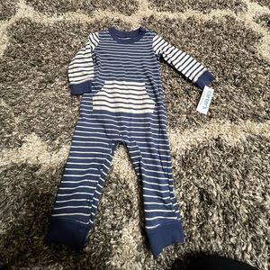 Carter’s Boys 9 months onesie NWT